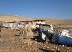 الاحتلال يهدم مسكنا ويستولي على معدات وخلايا شمسية شمال طوباس