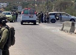 الاحتلال يعتقل 56 مواطنا بينهم سيدتان ويواصل التنكيل بالأهالي في بيت أمر