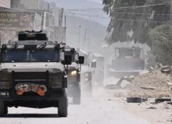 حملة اقتحامات واسعة يتوسطها اعتقالات في الضفة والقدس