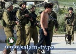 كل واحد يخلى باله من بلوزته : الاحتلال يصادر بلوزه شاب من نابلس