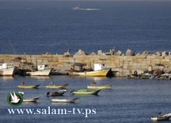زوارق إسرائيلية تقصف قوارب صيد فلسطينية قبالة شواطئ خانيونس