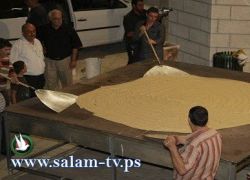 سجل في غينس-انتاج حبة قطايف في فلسطين بوزن 50 كغم وبزمن قياسي دقيقتين و40 ثانية