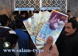 فرحة في صفوف موظفي تفريغات 2005 جراء صرف الزيادة على رواتبهم