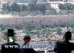 شبان اسرائيليون يحاولون قتل سائح تشيلي ظناً منهم انه عربي