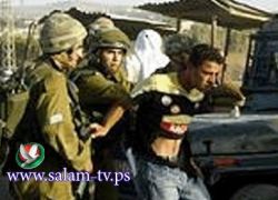 قوات الاحتلال تعتقل عددا من الفتية وتعتدي على معاق وسط القدس