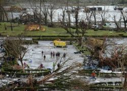 إعصار هايان يخلف 10 آلاف قتيل بالفلبين