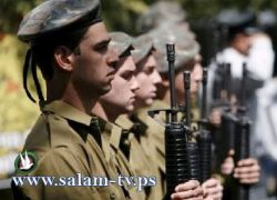 الاحتلال الاسرائيلي يكرم أحد جنوده لقتله فلسطيني