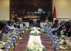 الحكومة ستعلن موعد صرف الرواتب وتصادق على قانون الاجور