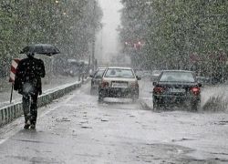 منخفض جوي عميق ضرب البلاد فجر اليوم ويستمر حتى مساء الاثنين