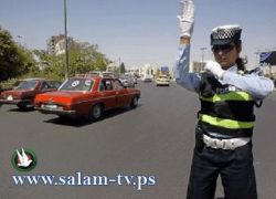 الشرطة الاردنية توقف سائق شاحنة يدخن الأرجيلة أثناء القيادة