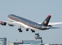 طائرة تتبع للملكية الاردنية تعود الى عمان بعد ساعة من اقلاعها