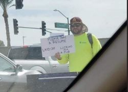 عاطل عن العمل يحصل على مئات الوظائف بهذه الطريقة