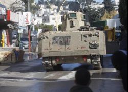 حملة اعتقالات واقتحامات واسعة في محافظة الخليل