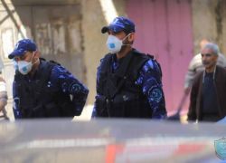 الشرطة والأجهزة الأمنية تفض حفل زفاف وتوقف شخصين لعدم الالتزام بقرارات الحكومة في طولكرم