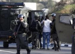 الاحتلال يعتقل مواطنين خلال مداهمات متفرقة بالضفة والقدس