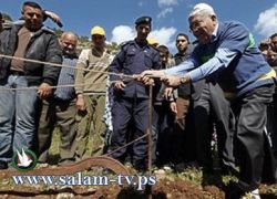 فياض لـ هارتس: السلطة ستعلن في آب القادم عن اقامة دولة فلسطينية