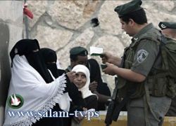 الشرطة تكثف انتشارها وتنصب الحواجز في انحاء مدينة القدس