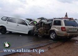 اصابة 4 مواطنين بينهم 3 من عائلة واحدة في حادث على طريق واد النار