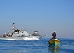 بحرية الاحتلال تعتقل خمسة صيادين قبالة شواطئ غزة