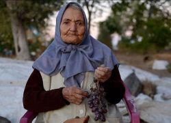 تركية عمرها 104 أعوام تكشف "أسرار" بقائها بصحّة جيّدة