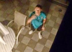 طفل ينجح في التسلل لغرفة رونالدو في فندق البرتغال - صوره