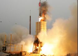 فشل منظومة دفاع "إسرائيلية" في اعتراض صاروخ "تجريبي" أطلق من البحر