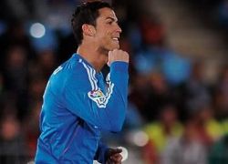 ريال مدريد يسحق ألميريا بخماسية ورونالدو يخرج مصاباً