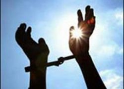 أوراق من المعتقل . لنا كَنْزَةُ موسى - بقلم الاسير باسم خندقجي