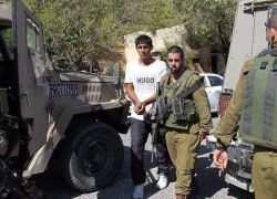قوات الاحتلال تعتقل شابا من مخيم الدهيشة شمال بيت لحم