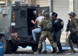 الاحتلال يداهم عدة بلدات بالضفة ويعتقل 8 مواطنين بينهم طفل