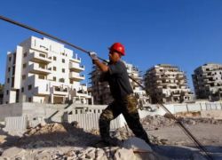 نتنياهو يصادق على استقدام 50 ألف عامل أجنبي بدلاً من العمال الفلسطينيين