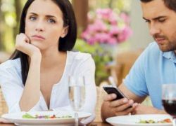 السعودية: لا يحق للزوج تفتيش هاتف زوجته!!