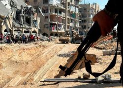 غزة : تبادل جثامين وجيش الاحتلال ينسف مزيد من المنازل