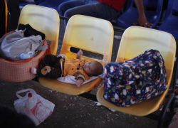 مصرية تعرض طفلها للبيع على “فيسبوك” قبل ولادته بأيام