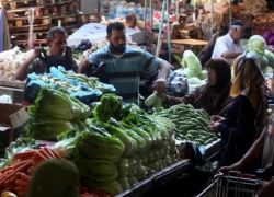 خط الفقر يرتفع والدخل يتهاوى.. الأسرة الفلسطينية في مواجهة أسوأ أزماتها المعيشية