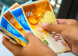 شحّ الرواتب يفجر الإضرابات في ظل أزمة مالية خانقة