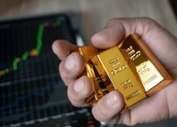 ارتفاع أسعار النفط واستقرار الذهب عالميا