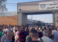 بعد شكاوى المسافرين- وزير الداخلية الأردني يوعز بحلول لتخفيف الازدحام على جسر الملك حسين