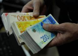 "اسرائيل " تصادق على قانون جديد للاستيلاء على اموال المقاصة الفلسطينية