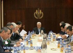الرئيس عباس يُكلفُ وفداً لتحقيق المصالحة في غزة