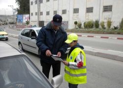 شرطة طولكرم تواصل حملتها الشتوية على المركبات