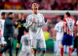 رونالدو أول لاعب يسجل في النهائي مع بطلين مختلفين