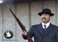 الرئيس العراقي الحالي يهدي بندقية صدام حسين لأمير كويتي