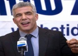 (لبيد) يهدد بإسقاط الحكومة في حال عدم الاستجابة لمطالبه