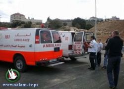 إصابة 4 أطفال و3 نساء في انقلاب حافلة بالخليل