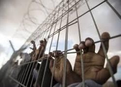 وحدات القمع الاسرائيلي تفتش سجن ريمون
