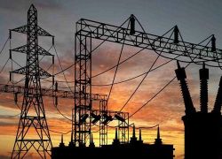 وزير مالية اسرائيل يعد بتخفيض سعر الكهرباء مطلع 2015