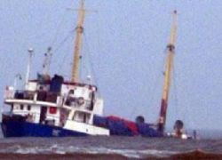 غرق سفينة على متنها 700 مهاجر قبالة سواحل ليبيا