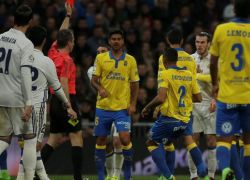 شتائم أشعلت "معارك" في ملاعب الكرة