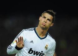 رونالدو يكافئ فتاة من الكويت بتذكرتين لحضور مباراة سوسيداد !!